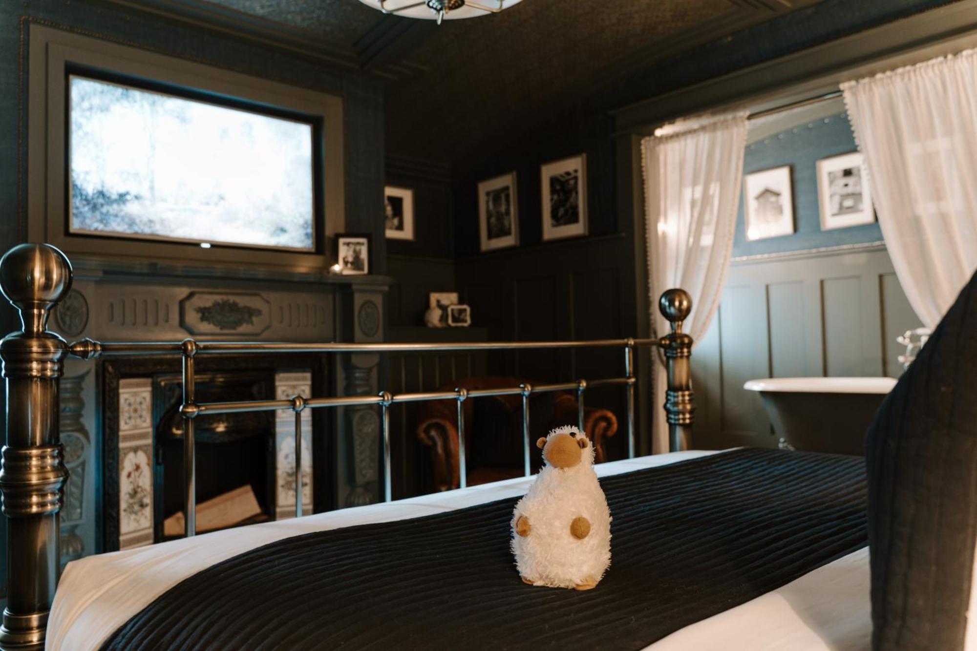 Sheddington Manor - 2 Bedroom Guest House & Cinema Белфаст Екстер'єр фото